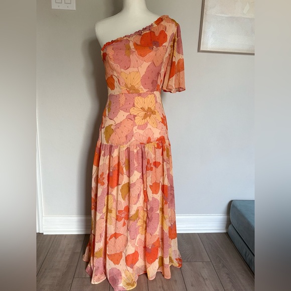 Taylor Floral One-Shoulder Dress - Picture 4 of 12